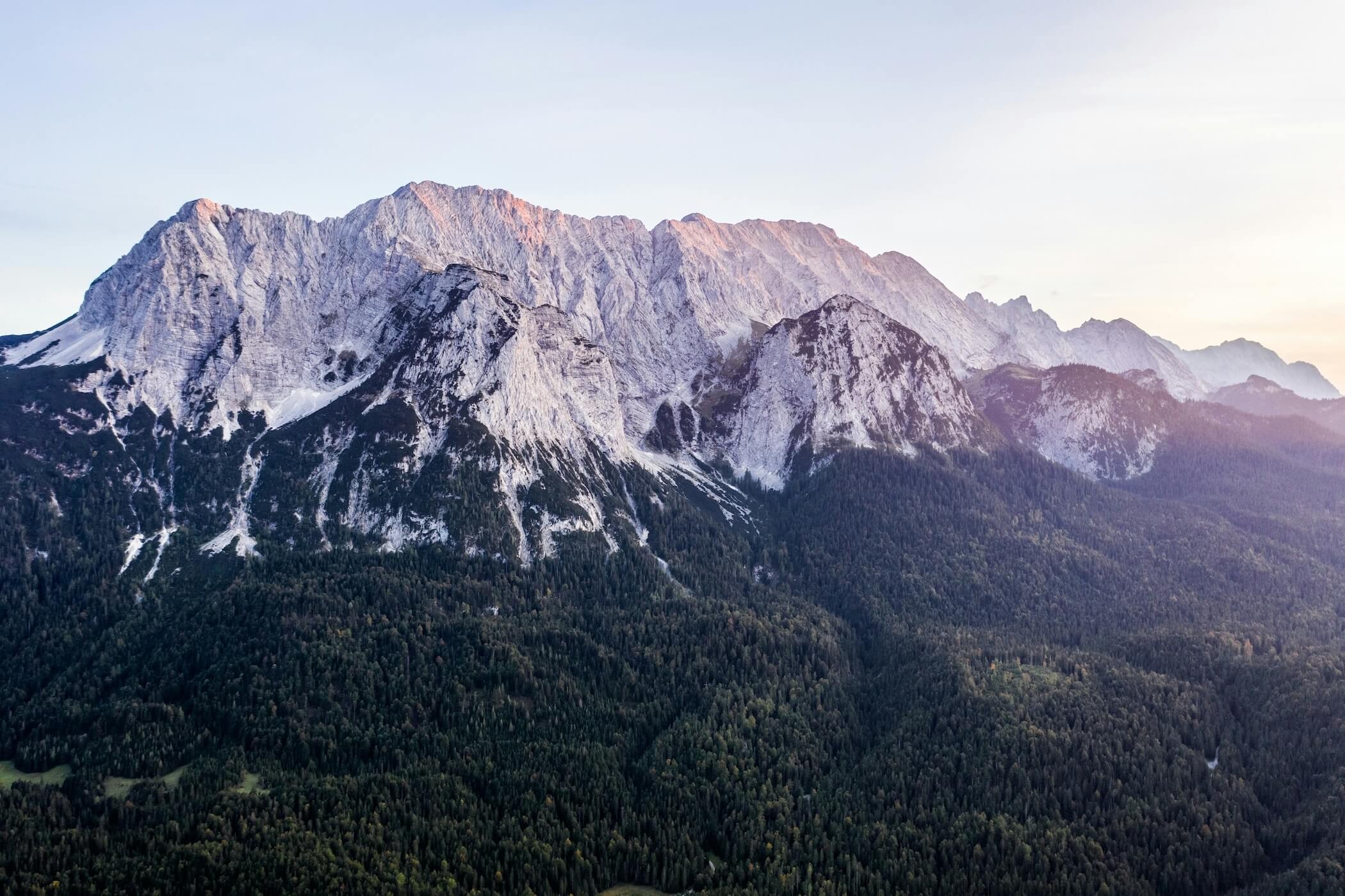 mittenwald-region-stockbilder-martin-forster-hbaNI1HKfbQ-unsplash Region Ferienwohnungne Mittenwald - Haus Elisabeth